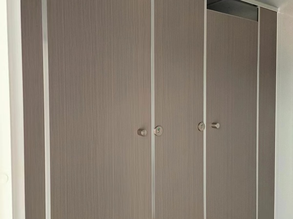 木質衛生間隔斷